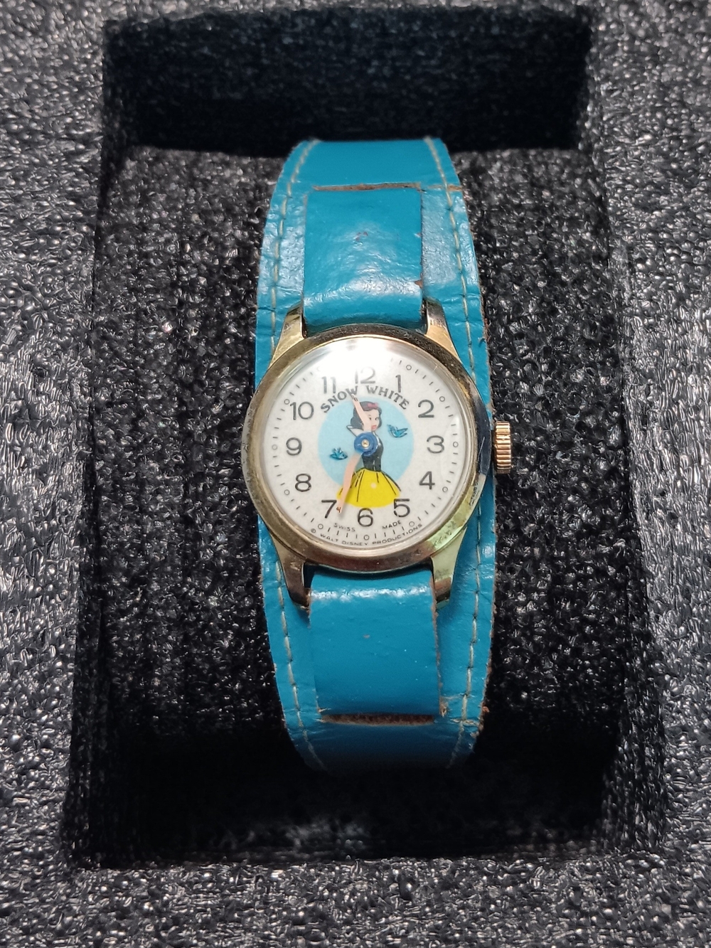 Vintage Disney Hand-Wound Watch Collection with Invicta Limited Edition Case - Picture 6 of 15